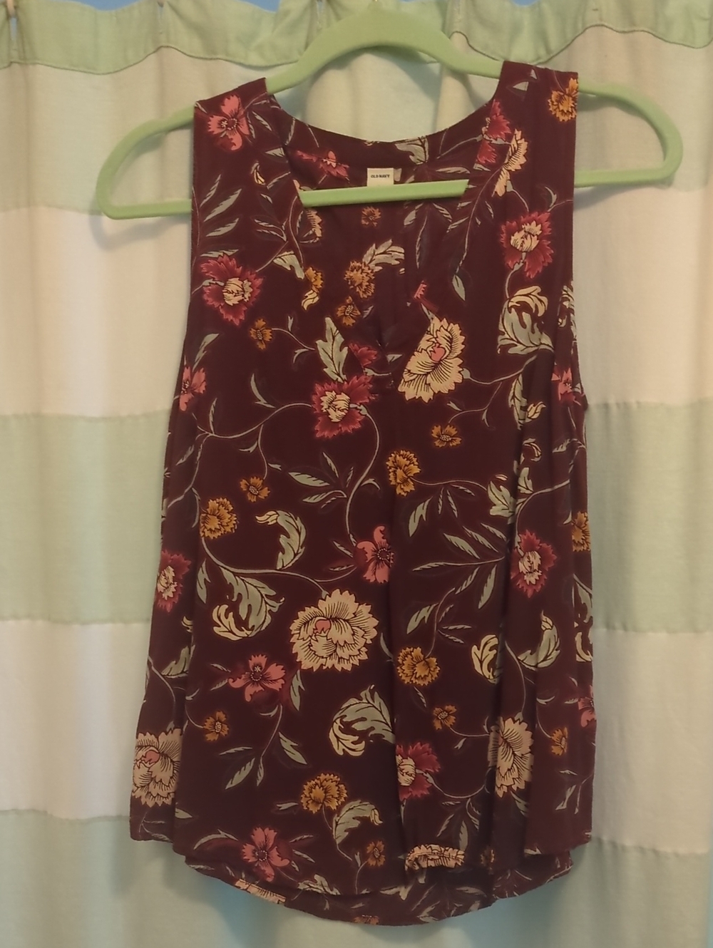 Old Navy Burgundy Floral V-Neck Sleeveless Camisole